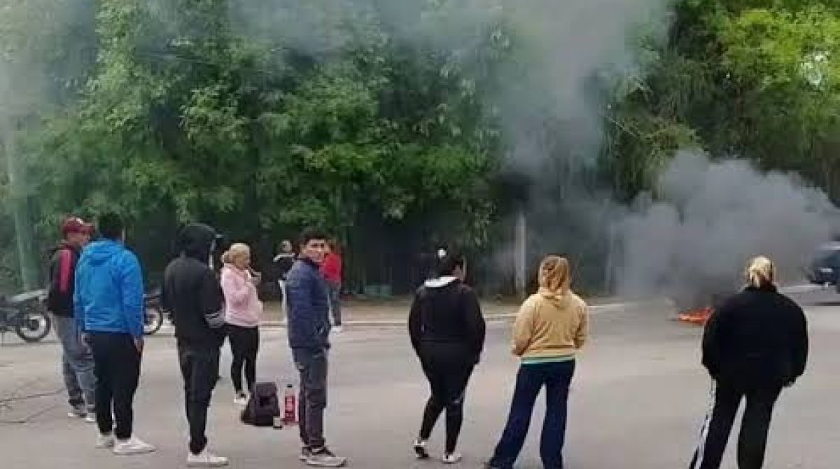 SANAGASTA. ECHAN 21 EMPLEADOS DE UNA EMPRESA Y PIDEN SER INDEMNIZADOS
