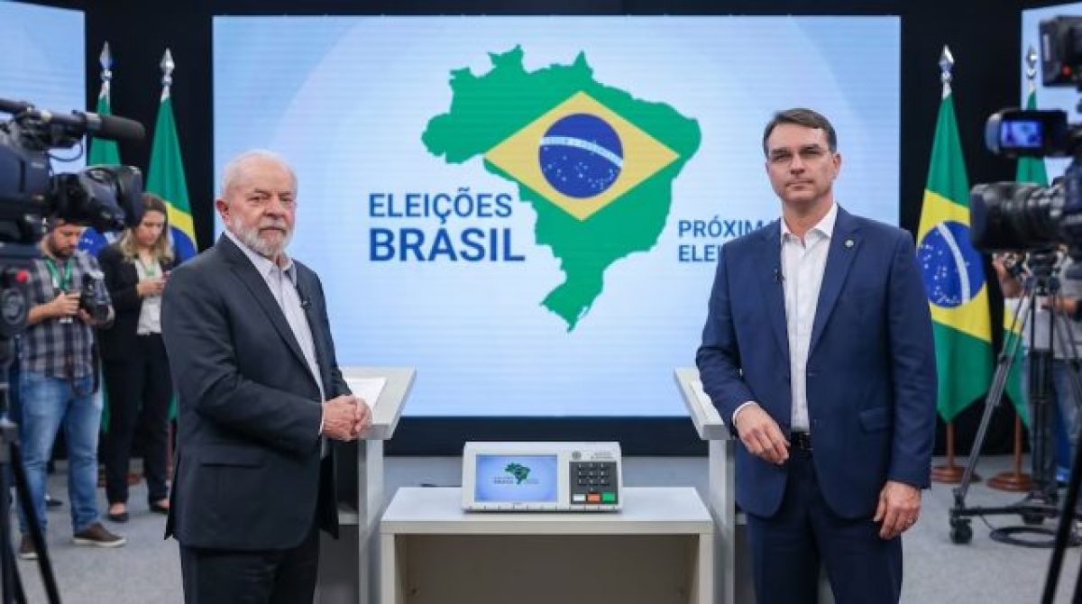 BRASIL. FLAVIO BOLSONARO SE IMPUSO EN LAS ELECCIONES Y PARTE CON VENTAJA FRENTE AL LULA PARA EL BALOTAJE